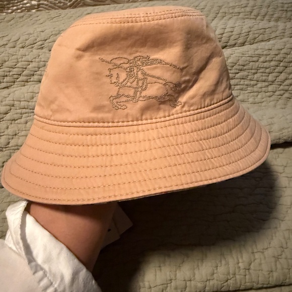Burberry Little Kid's Reversible Canvas Bucket Hat - Picture 7 of 10
